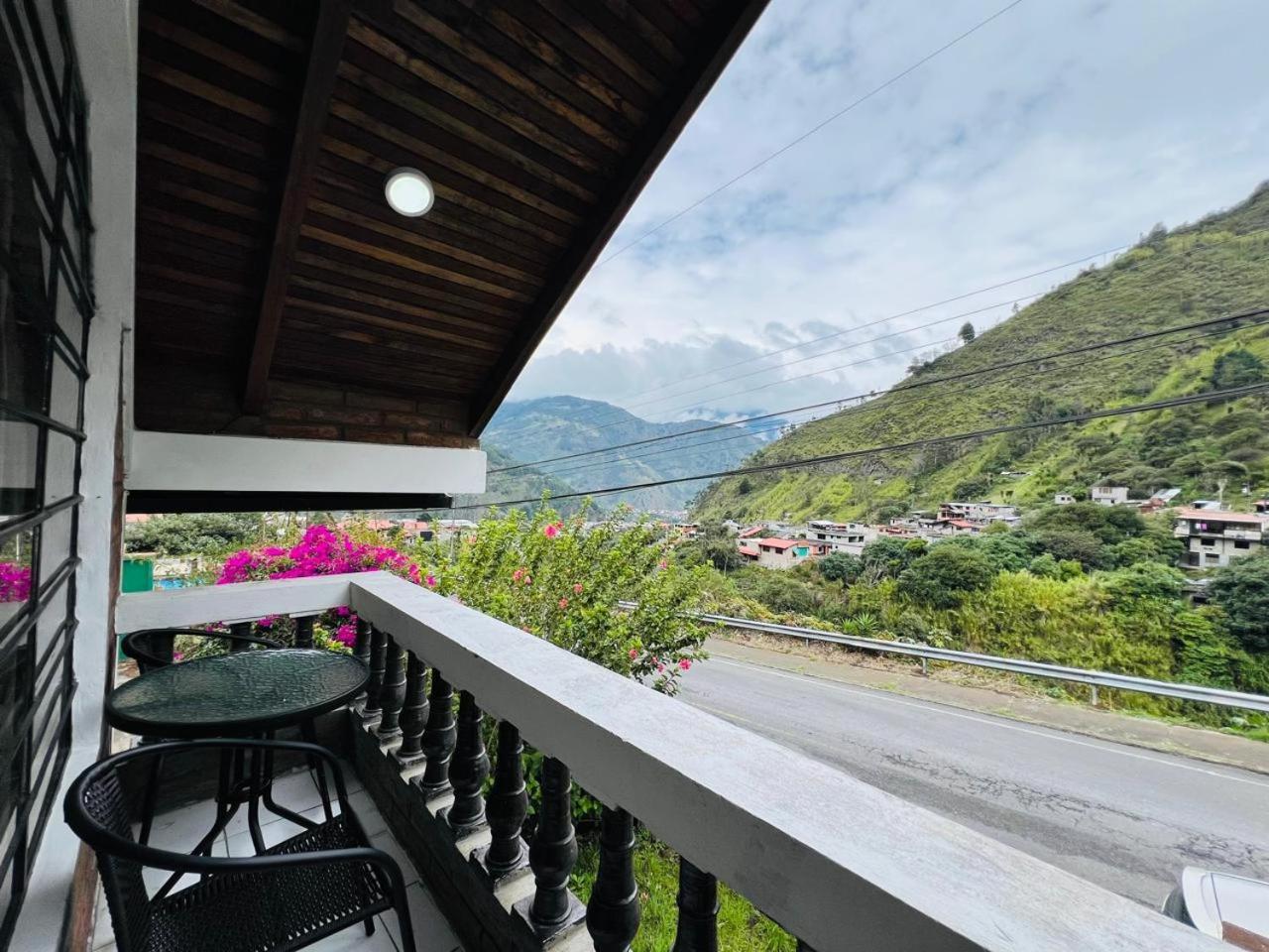 Mountain Chalet - Tungurahua Hot Springs/Aguas Termales Baños Exterior foto